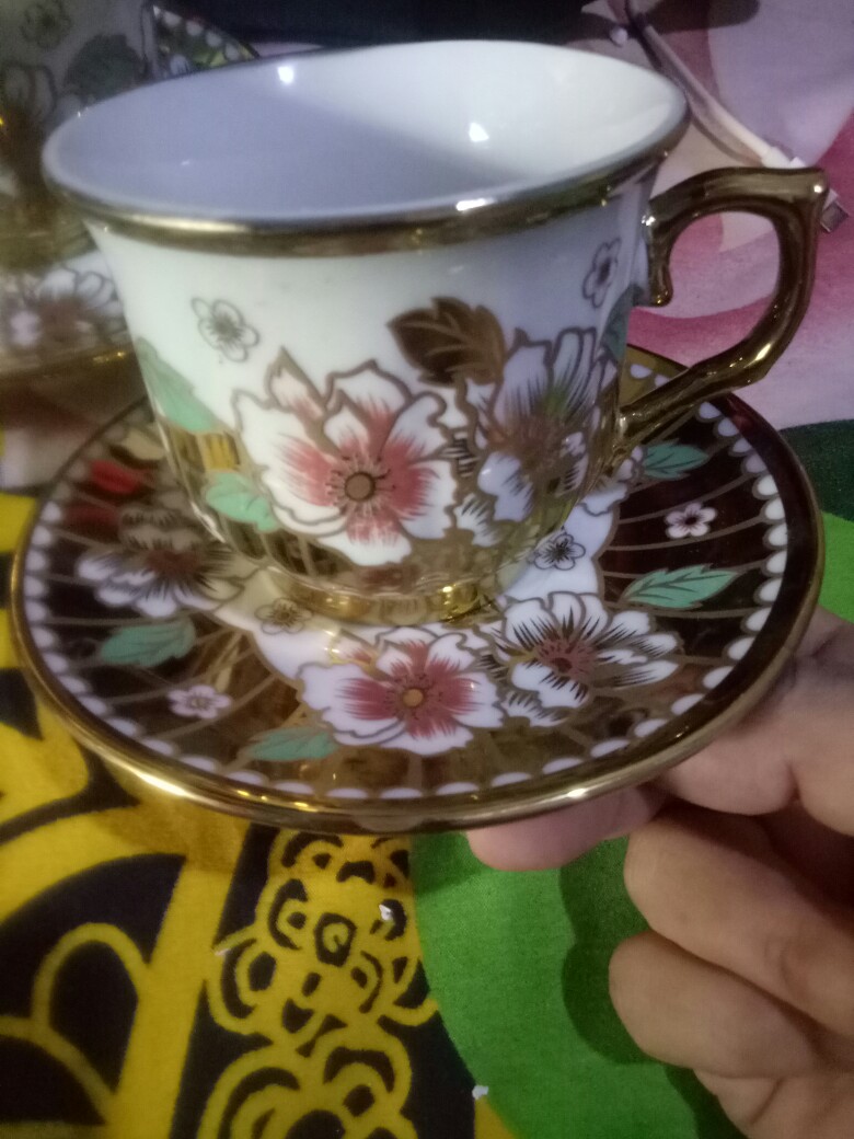 Cangkir+tatakan (per-bj) Embos Gold Kembang Fiori