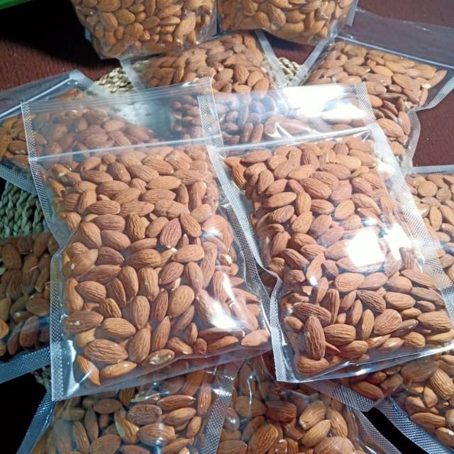 

Almond panggang 250 gram