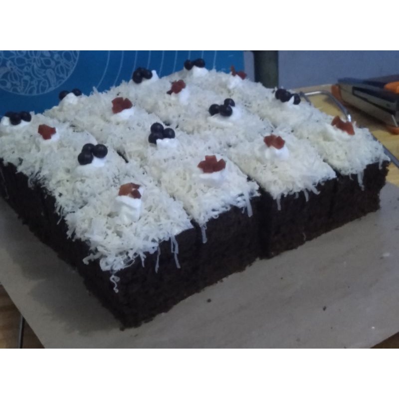 

bolu potong coklat (pre order)