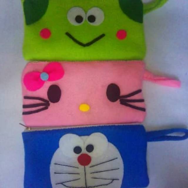 

Tas untuk menyimpan pensil/pulpen