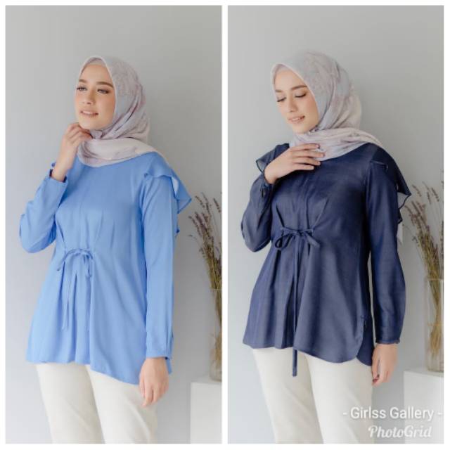 EMILY BLOUSE WEARING KLAMBY