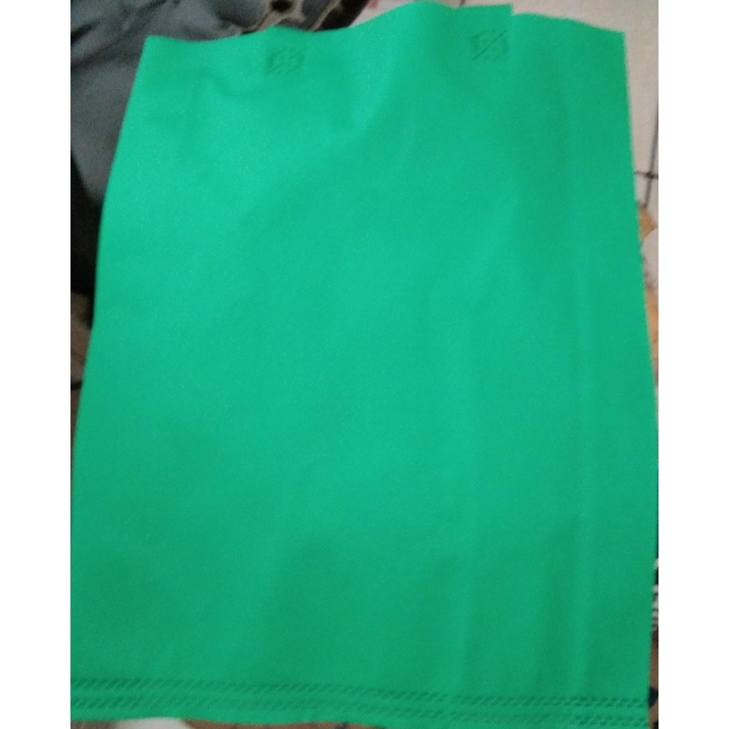 Goodie Bag Spunbond 38X45X8 Ketebalan Bahan 70GSM - HARGA PERLUSIN (ISI 12PCS)