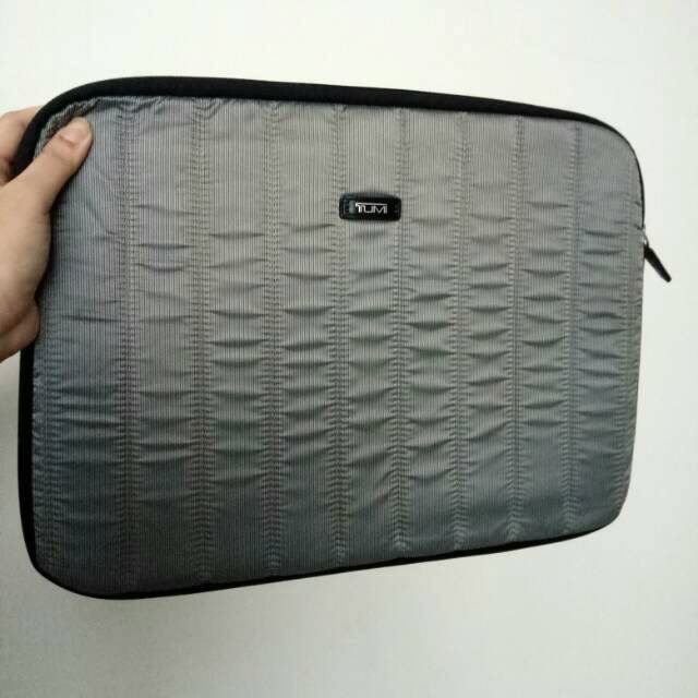 Tumi zip around nylon laptop sleeve covee bag authentic