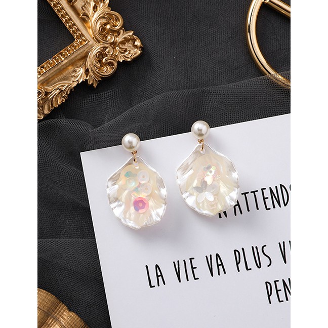 LRC Anting Tusuk Fashion  Pearl Sequined Shell Earrings FF6561X