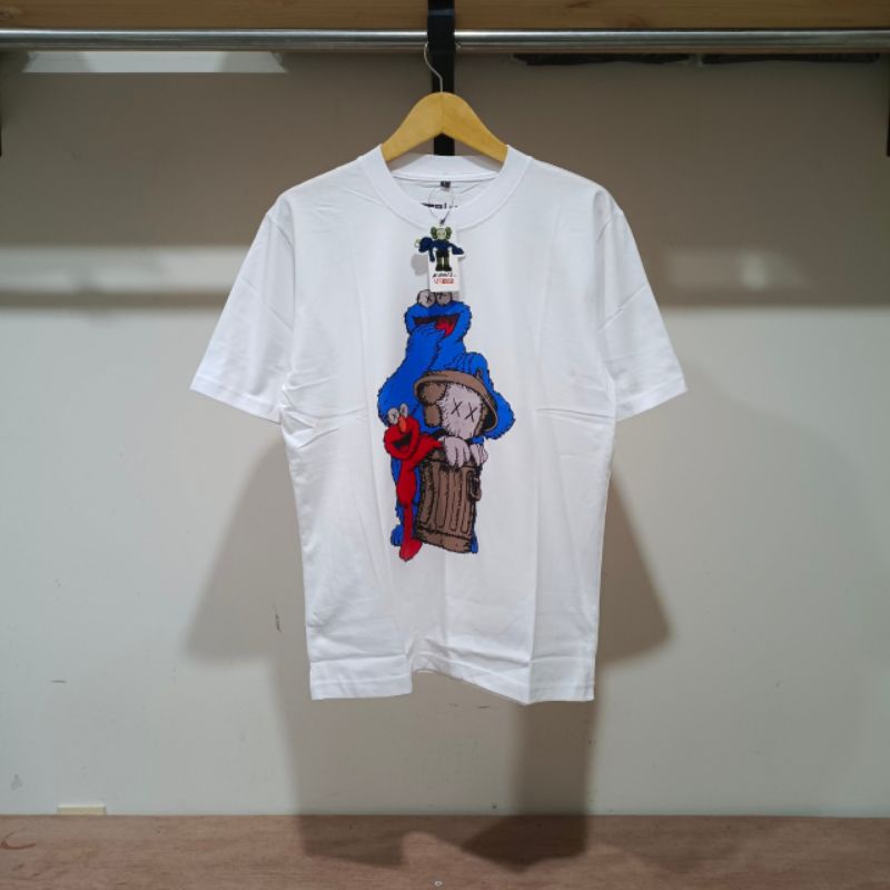 Kaos Uniqlo Pria T Shirt Baju Premium Logo Onepiace Print With Tag-2