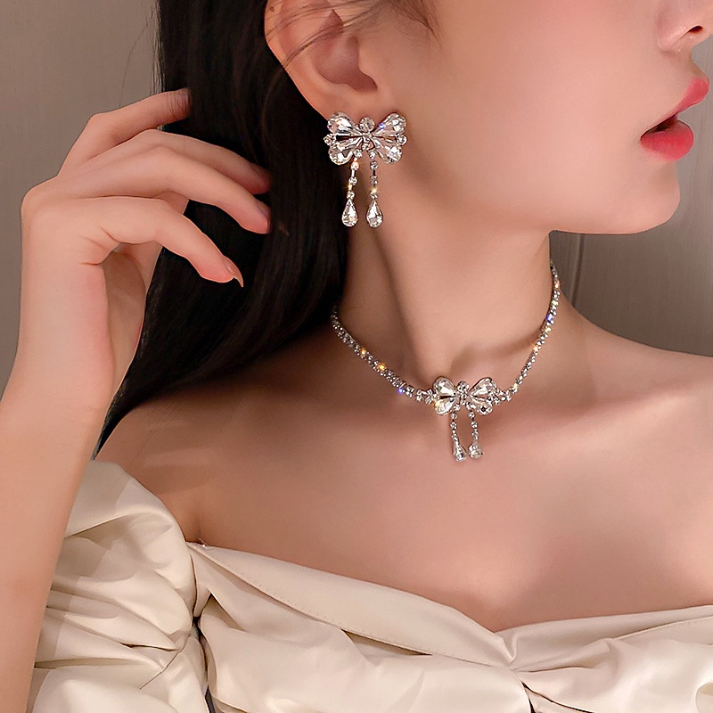 Versi Korea Fashion Wanita Pesta Makan Malam Berlebihan Cahaya Mewah High-End Penuh Berlian Busur Gelang Kalung