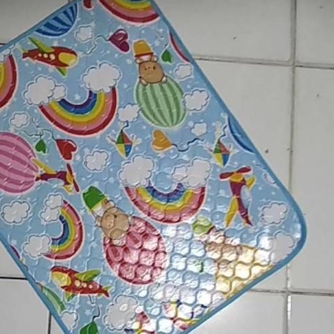 Perlak kecil pangku  bayi babyland 35 x 45 baby mat perlak kecil gendong