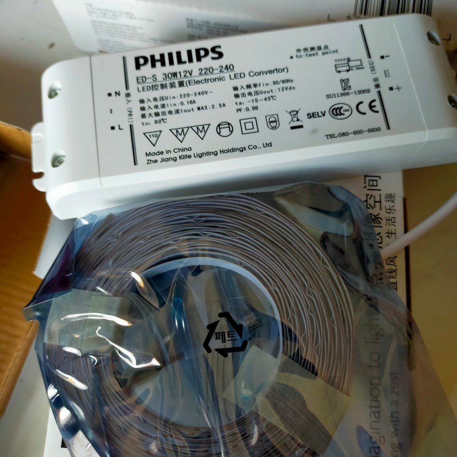 Lampu Tape/Strip LED merk Philips - 31059.