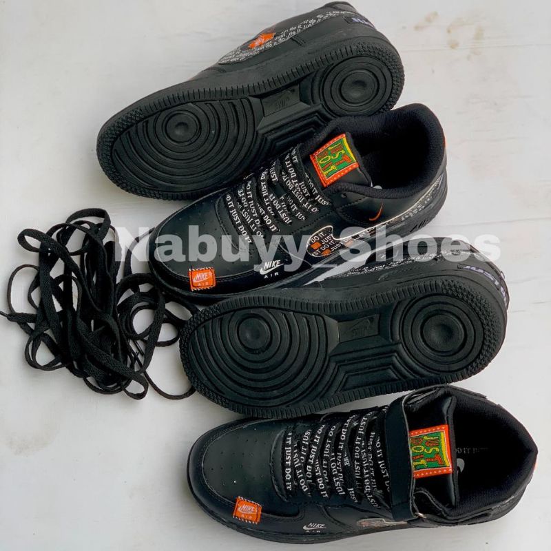 TERMURAH SNEAKERS WANITA DAN PRIA FULL BLACK HITAM POLOS NK3 A1R FORC3 1 ONE JOS DO IT HITAM SEPATU VIRAL SEPATU KASUAL SEPATU WANITA DAN PRIA SEPATU KEREN SEPATU MASA KINI SEPATU TINGGI HIGT SEPATU PENDEK