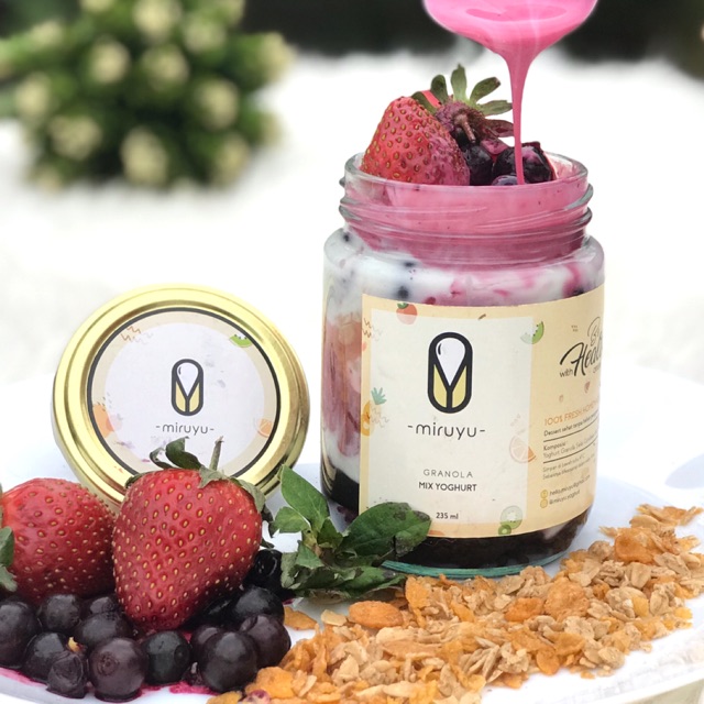 

MIRUYU GRANOLA MIX YOGHURT MIXBERRY