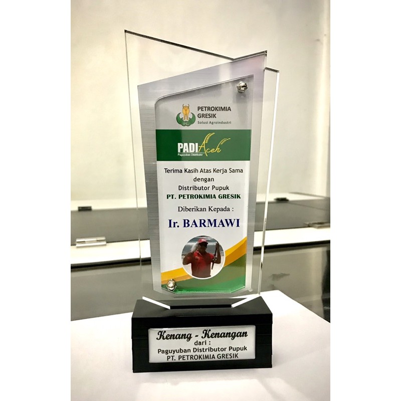 

Plakat Akrilik Express + Box/Kado Untuk Kenangan/Souvenir
