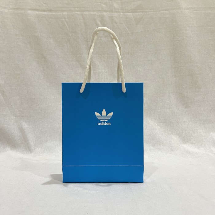 MINIATUR SNEAKERS GIFT BAG ADDIDAS BLUE SNEAKERS KEYCHAIN