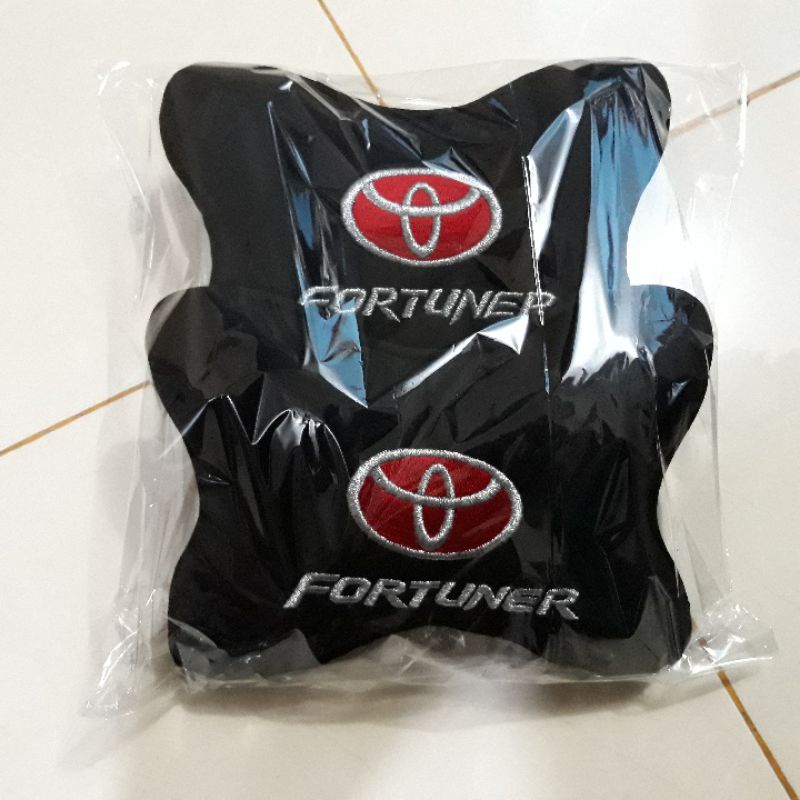 bantal headrest Toyota Fortuner aksesoris interior mobil Fortuner