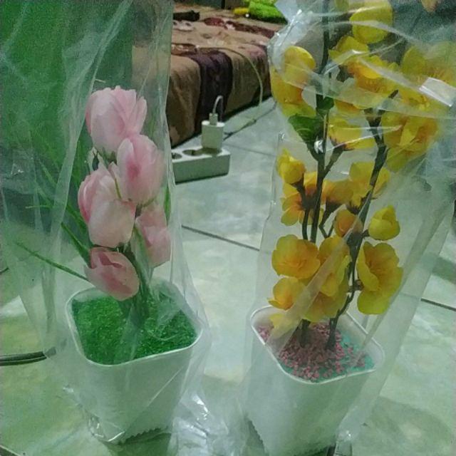 Bunga Sakura Kuning Artificial Plus Pot