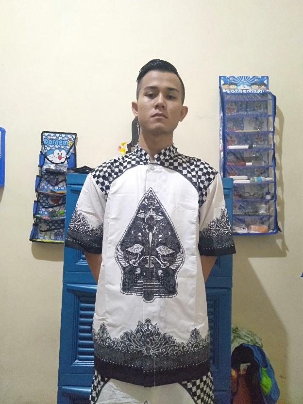 Stelan Clana Sarung Dan Koko Batik Solo Gunungan Lengan Panjang Batik Modern