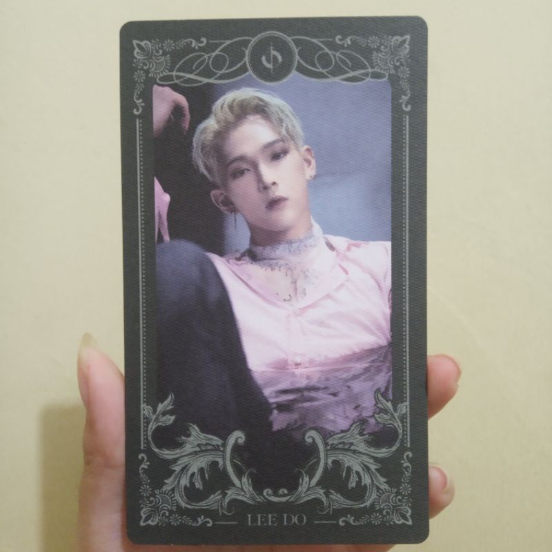 ONEUS - Official Character Card (cc) Leedo Lived