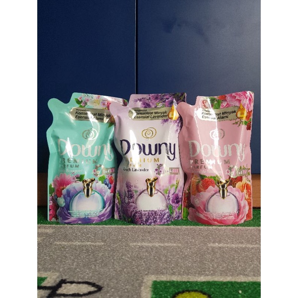 Downy Premium Parfum Collection Refill 550ml