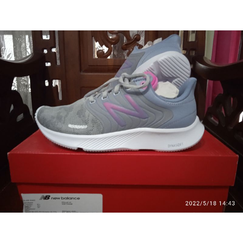Sale Sepatu Running Wanita Original BNIB NewBalance 068 Women's
