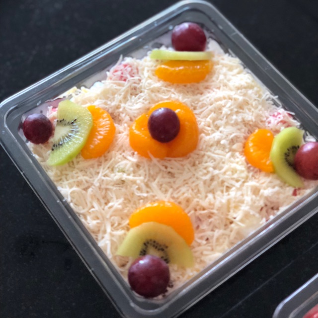 

Salad Buah Segar Surabaya / Even Kitchen kemasan 1 Liter dijamin Enak