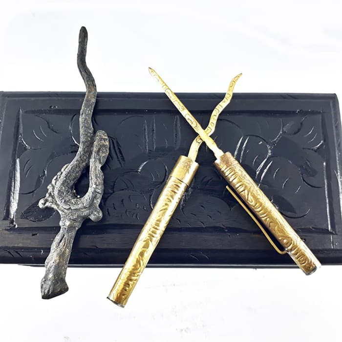 

Paket Satu Set Keris Blorong Bolpen Pulpen Kotak Kayu Ukir