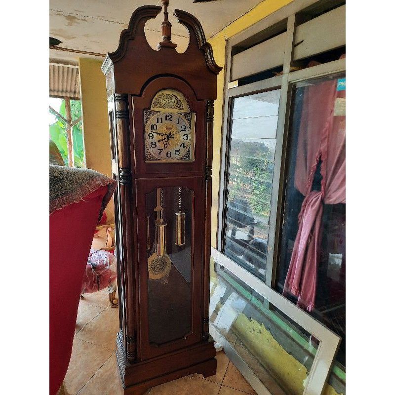 almari jam jepara