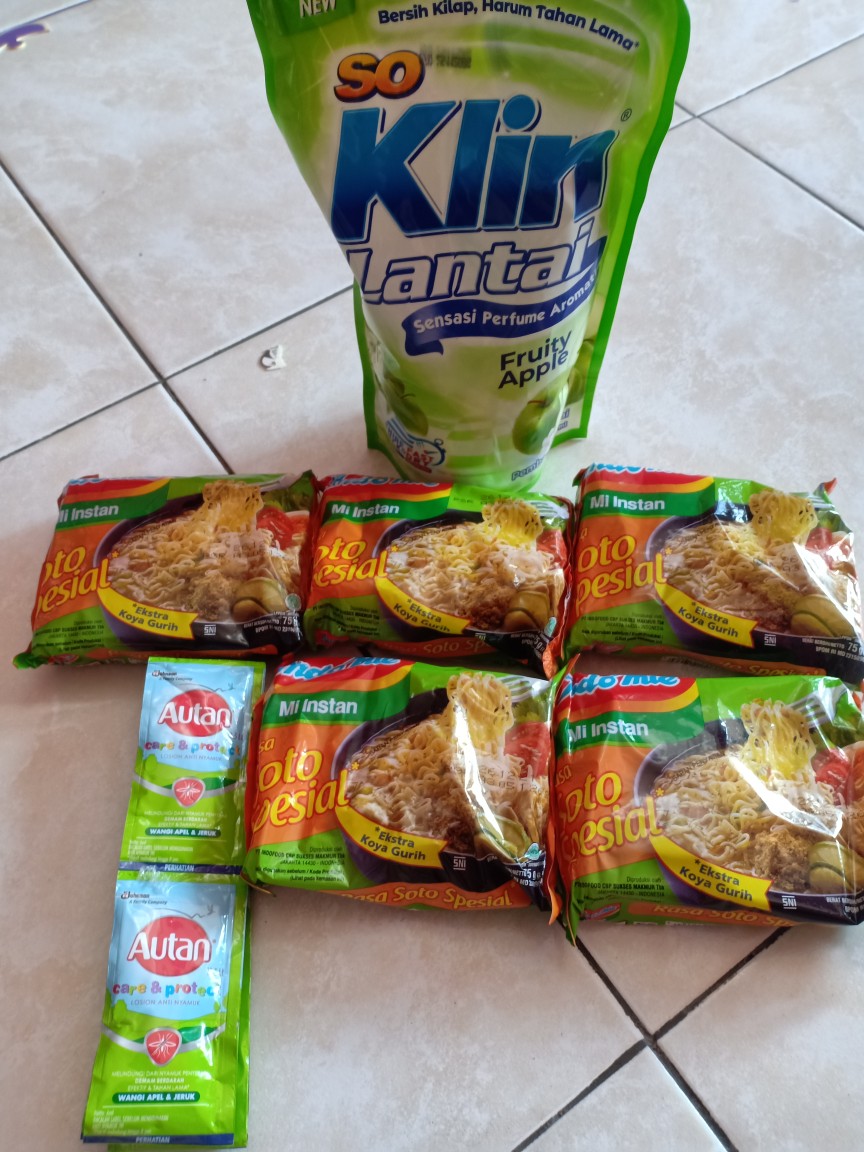So Klin Lantai 780 Ml All Varian Pembersih Soklin Harum Bunga Buah