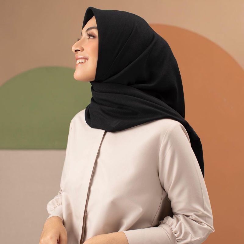 Hijab Segi Empat Motif  Lasercut MS Hijab /kerudung motif terbaru Jilbab Voal motif terlaris Jilbab deeka-Voal polos hitam
