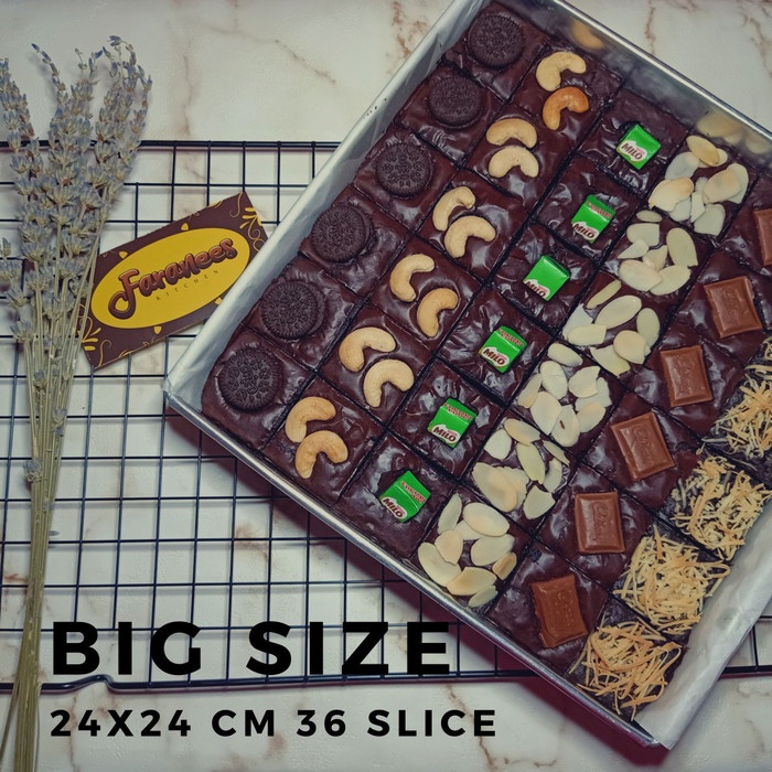 

T20R Brownies Sekat Mix Topping Termurah - Big Size - 24X24 Cm - 36 Slice Ht501Gr