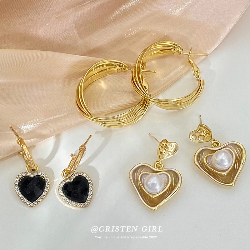 Anting Stud Mutiara Bahan Metal Gaya Korea Retro Untuk Wanita