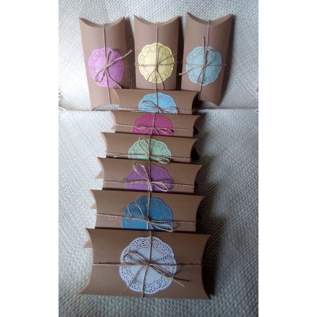 

READY STOCK PAKET PILLOW BOX/KOTAK KADO BROWN KRAFT 280 gr, 21 X 11,5 X 4 Cm