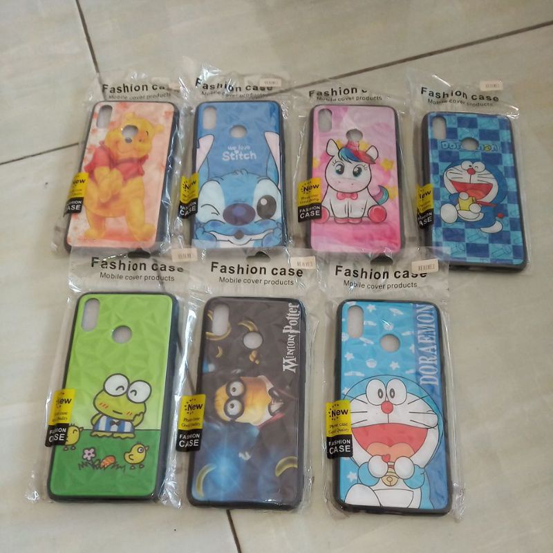 case diamond motif karakter realme3
