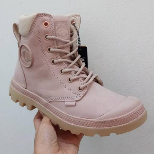 Sepatu Palladium