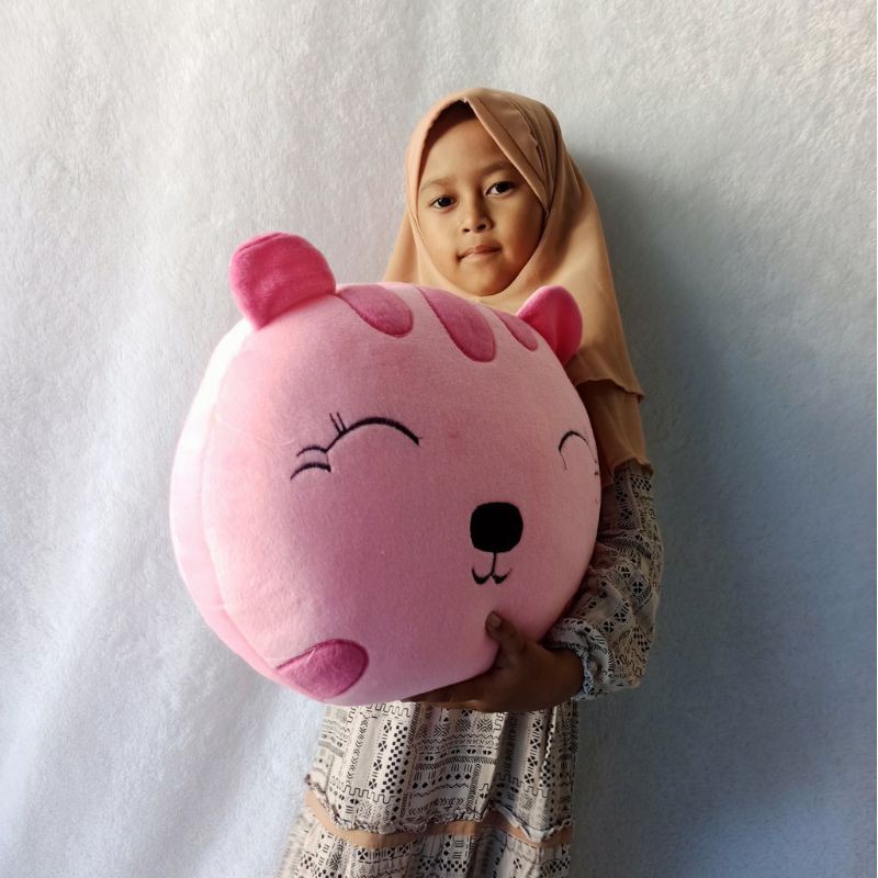 boneka bantal kepala karakter kucing cantik