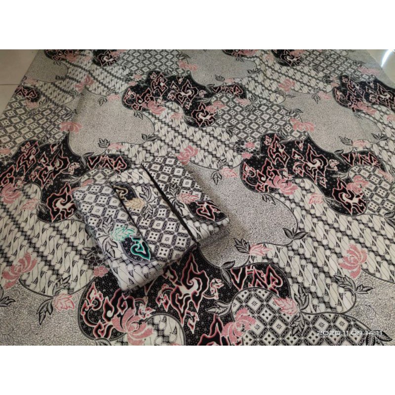 Kain Batik Jarik Motif Seno Mega Mendung Kebaya