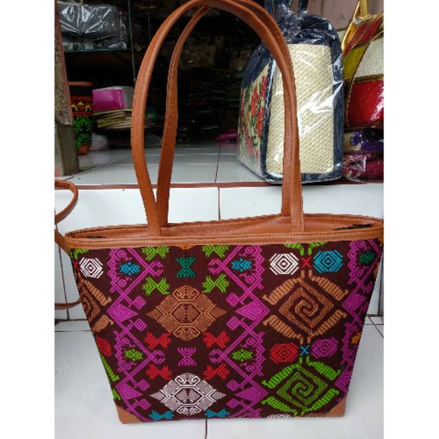 Tas Wanita Motif Endek