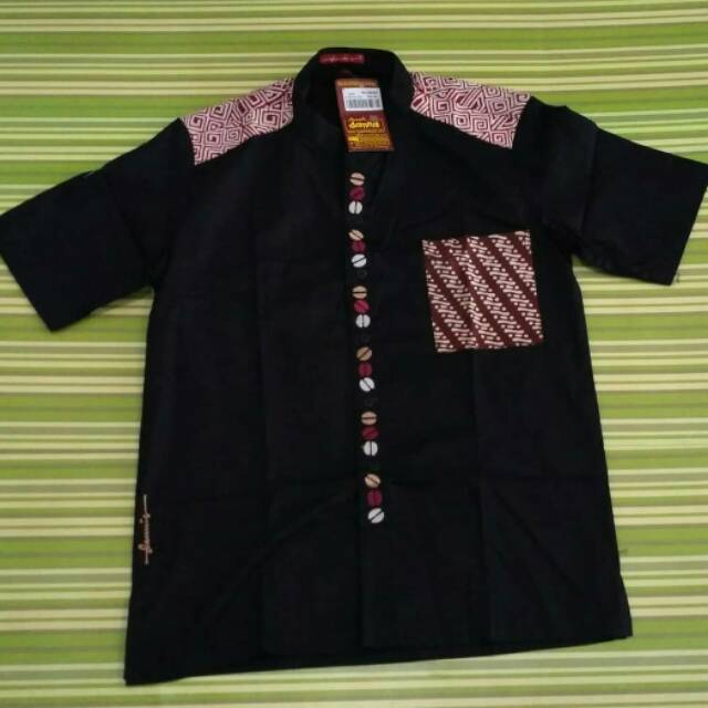 Koko Dannis Reguler Hitam