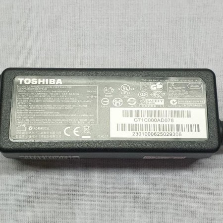 Adaptor Charger Laptop Toshiba  19V 2.37A