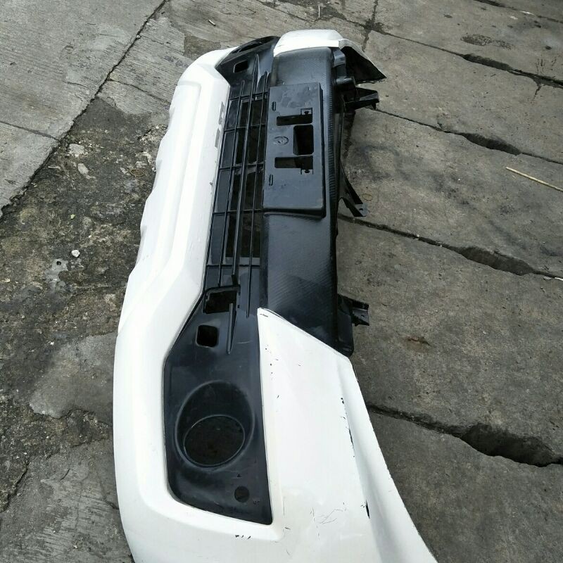 bemper depan toyota rush atau terios 2016 dan bodykit belakang rush 2013 ori