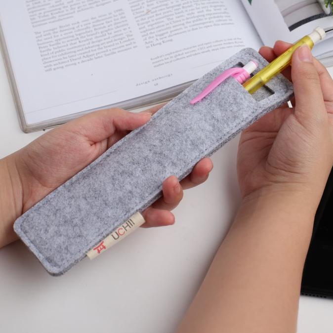 

Cuci Gudang Awal Tahun UCHII Felt Pen / Stylus Holder Case Cover Sarung Pensil Anti Gores S - Abu-