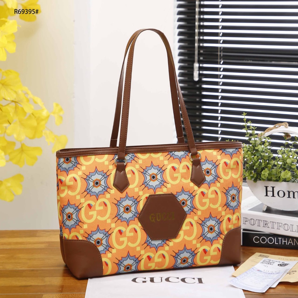 GC Gold Hardware Tote Bag R69395