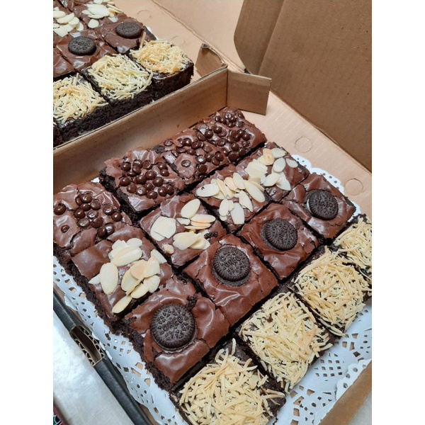 

Browniesbox MAYSKITCHENETTE 20cmx20cm