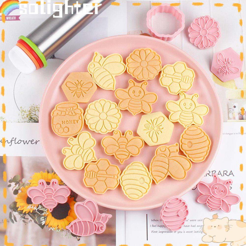 SOLIGHTER 8pcs/set Home Decoration Biscuit Mold 3D Cake Baking Tools Cookie Cutter Honey DIY Kitchen Supplies Cartoon Press Bee Theme