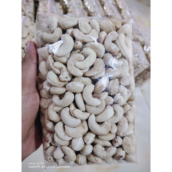 

KACANG MEDE METE MENTAH 1000gr KUALITAS TERJAMIN SUDAH P-IRT