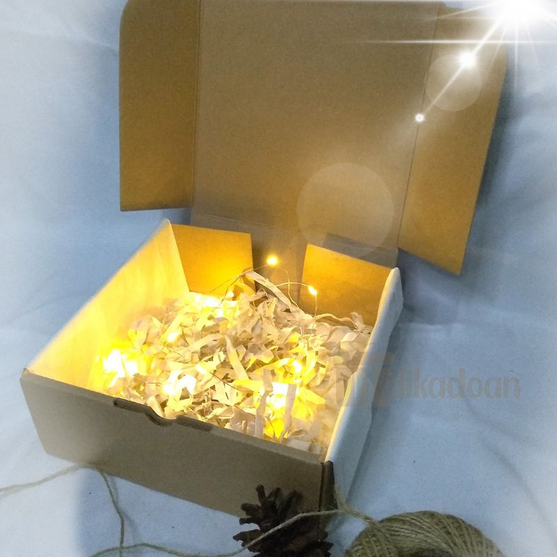 

SET BOX HAMPERS LED KOTAK KADO PERNIKAHAN, ULANG TAHUN, WISUDA, TAHUN BARU MURAH