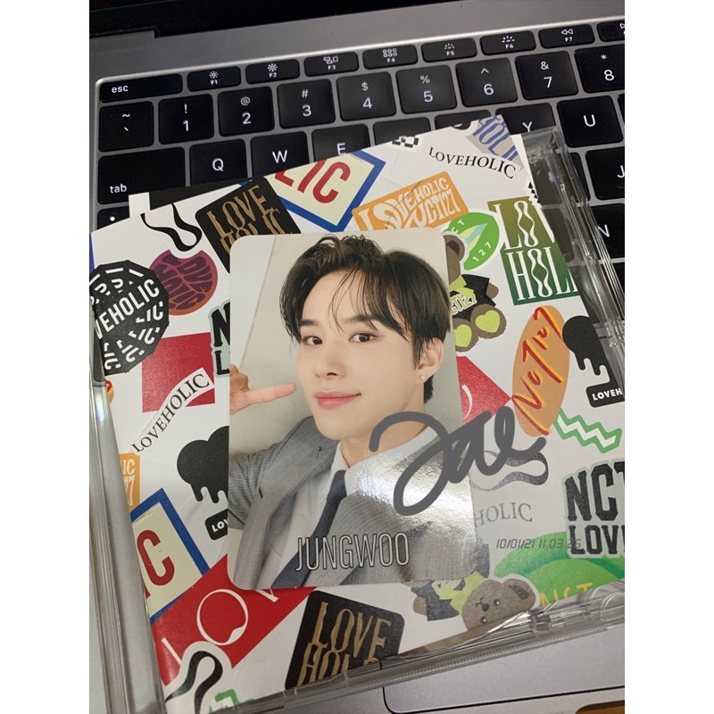 Jungwoo PC loveholic A (booked)