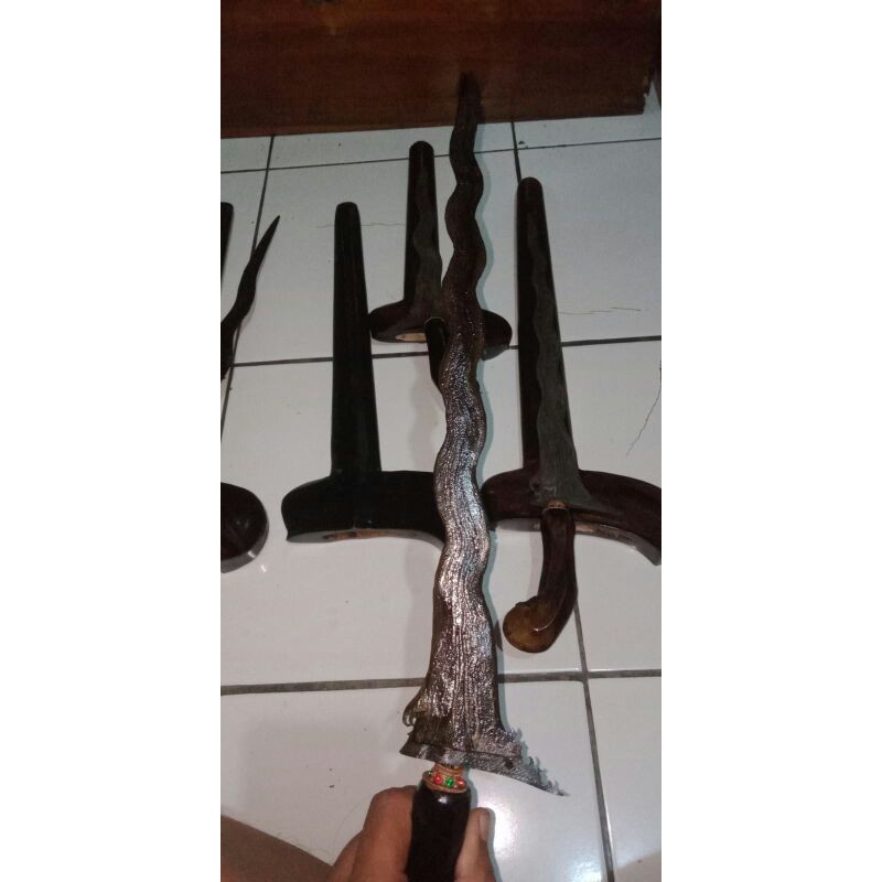 Keris Sengkelat luk 13