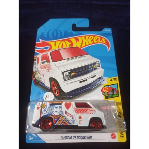 Hotwheels Custom 77 Dodge Van Treasure Hunt Regular