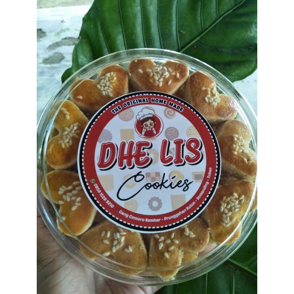 

Kue kacang Dhe Lis