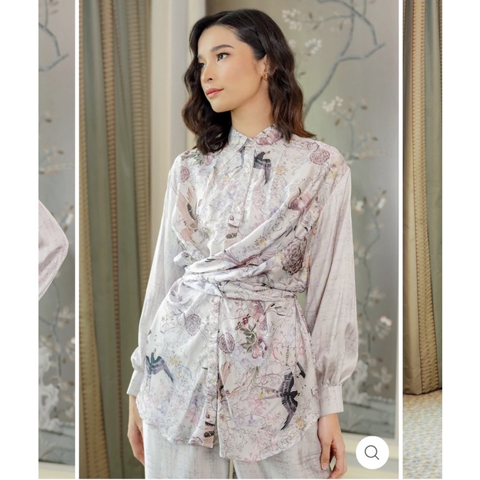 Preloved Benang Jarum Wonderful Harmony Raisa Wrap Shirt