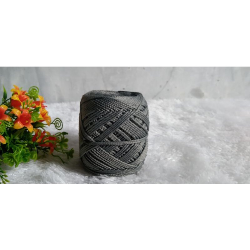 Benang rajut poly kilap